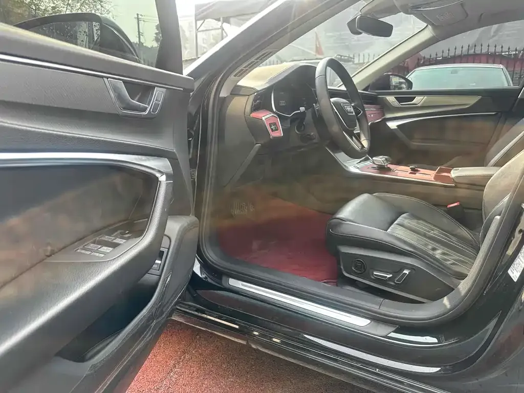 Audi A6L 2023 из CN, фото 7