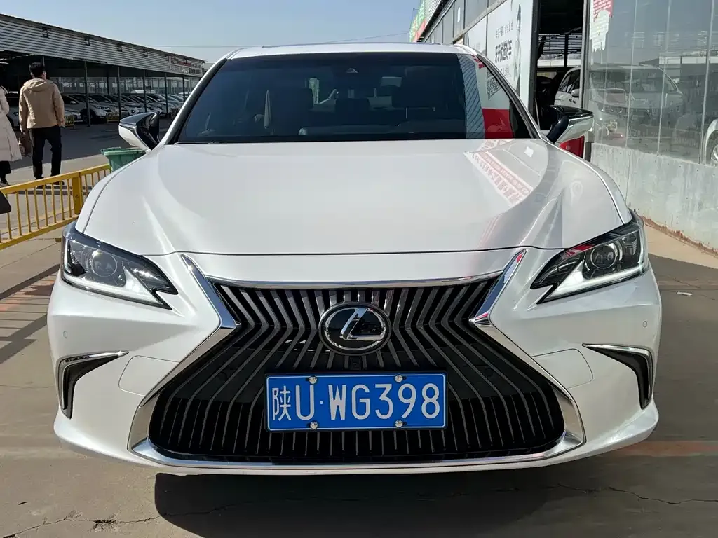 Lexus ES 2021 из CN, фото 2
