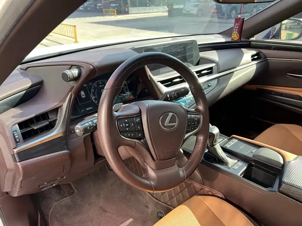 Lexus ES 2021 из CN, фото 4