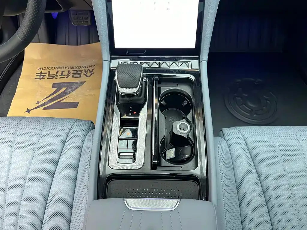 Hongqi H5 PHEV 2025 из CN, фото 8