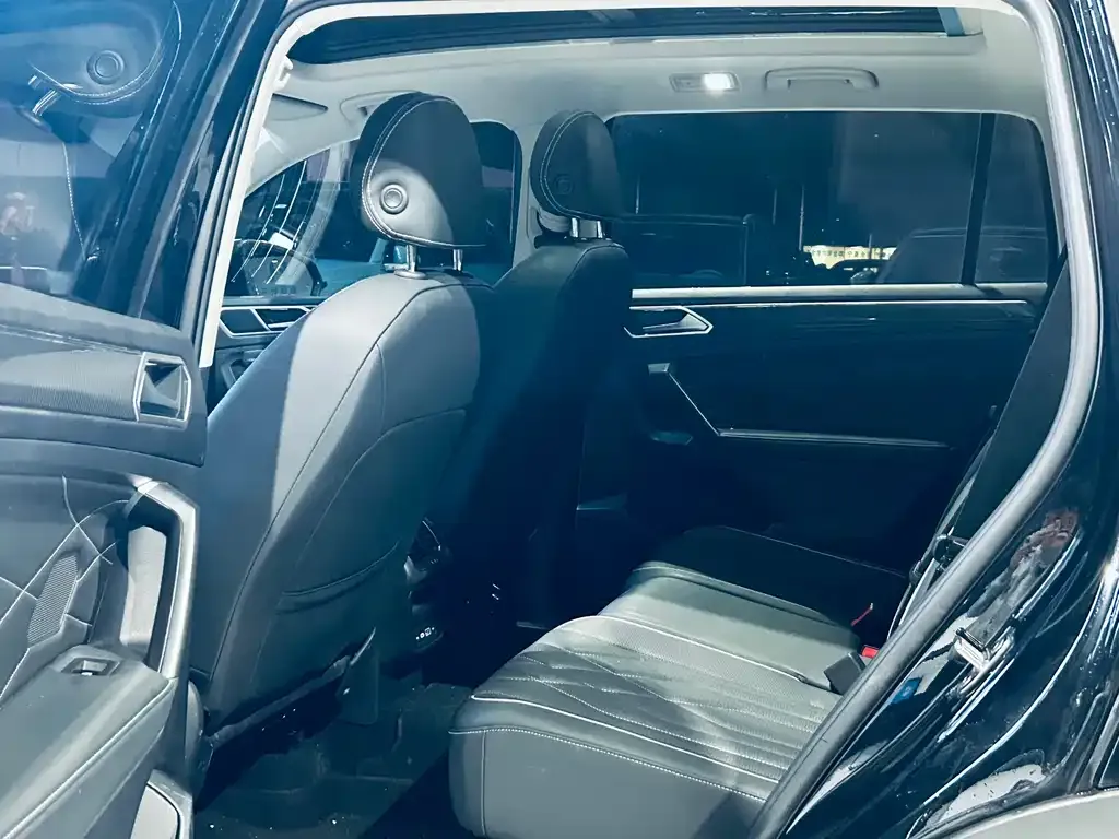 Volkswagen Tiguan L 2022 из CN, фото 7