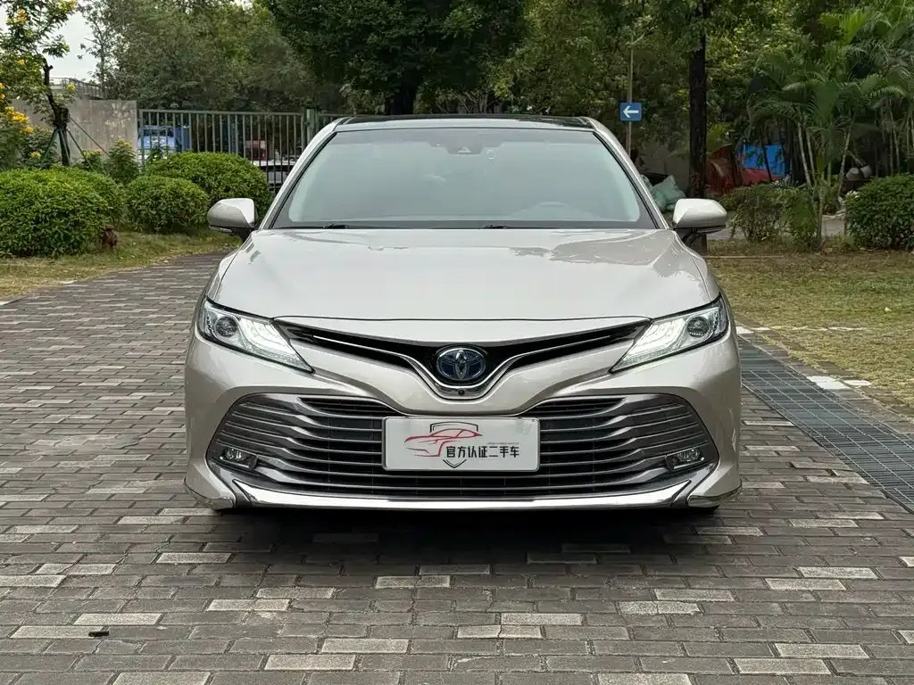 Toyota Camry 2021 из CN, фото 2