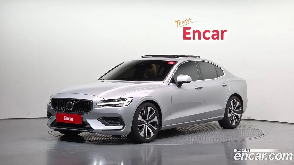 Volvo S60 2023 из KR, фото 1