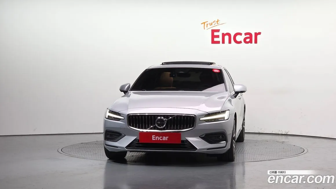 Volvo S60 2023 из KR, фото 3