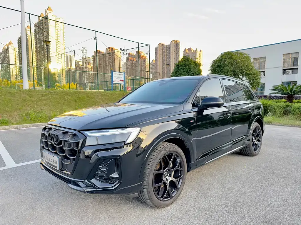 Audi Q7 2025 из CN, фото 1