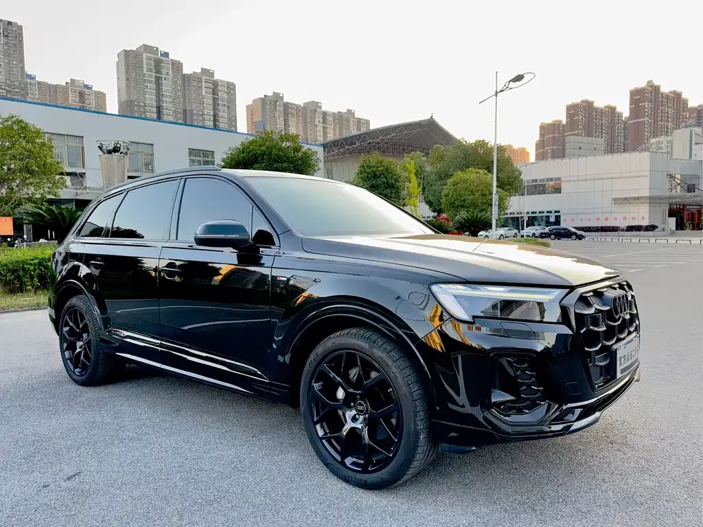 Audi Q7 2025 из CN, фото 3
