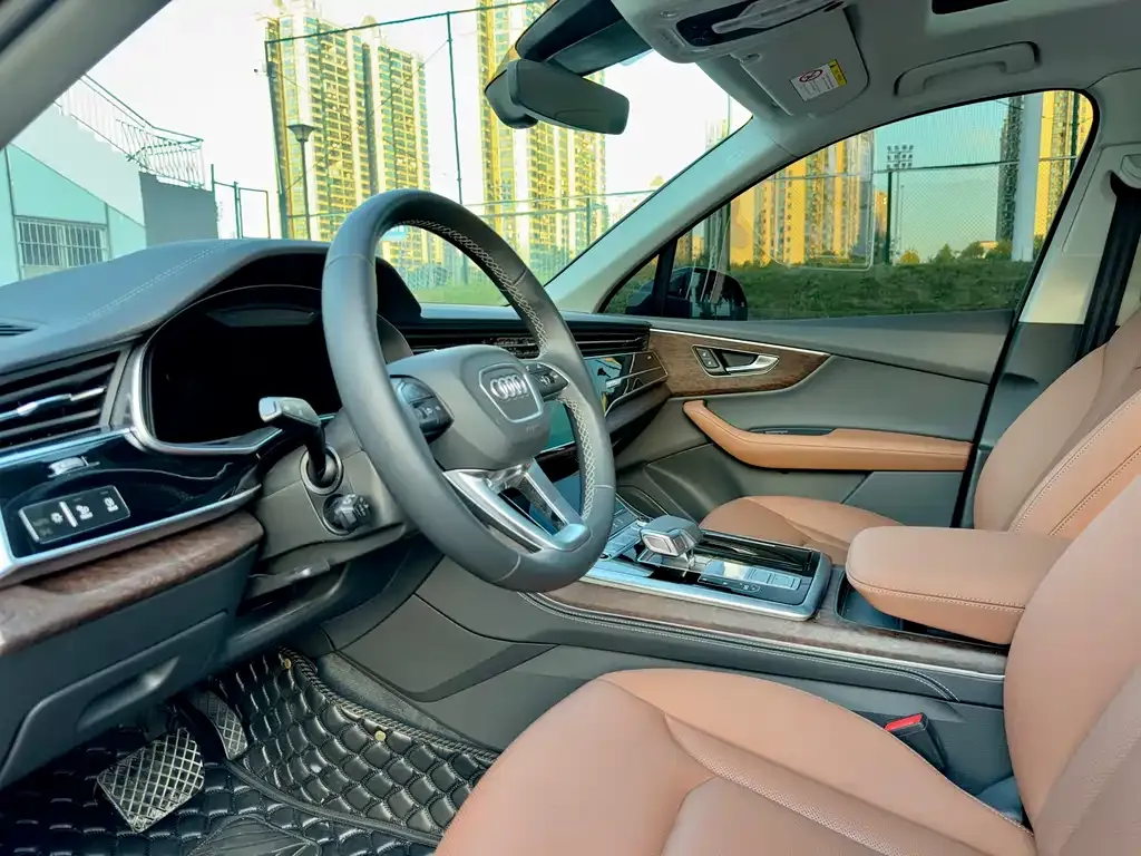Audi Q7 2025 из CN, фото 7