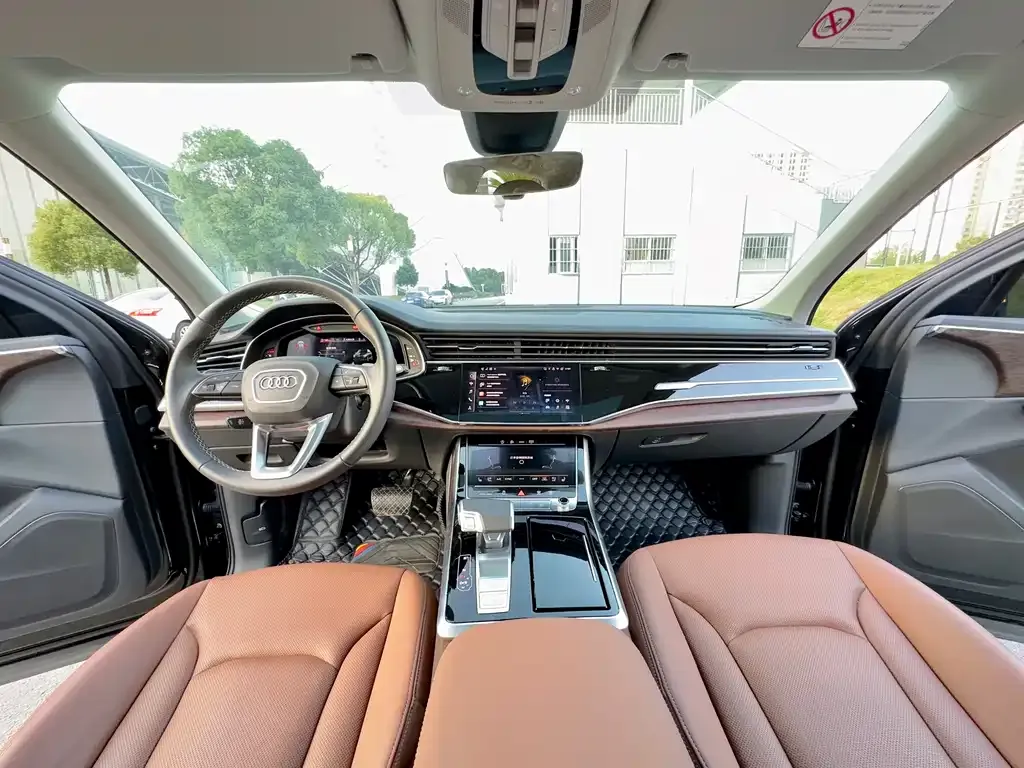 Audi Q7 2025 из CN, фото 9