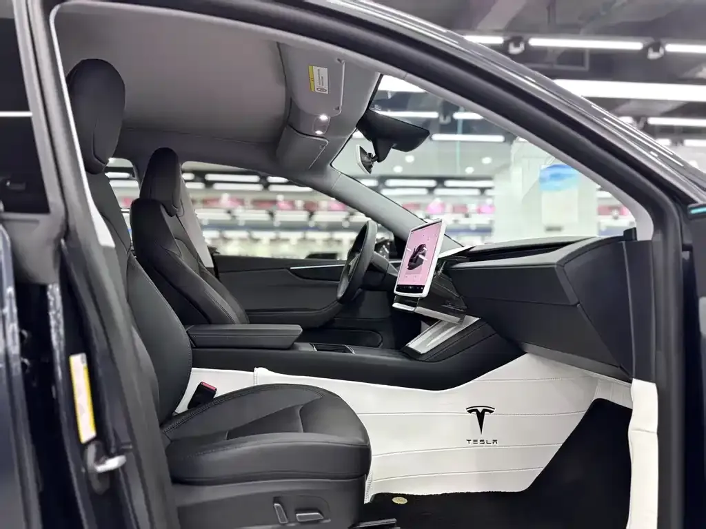 Tesla Model Y — фото 5