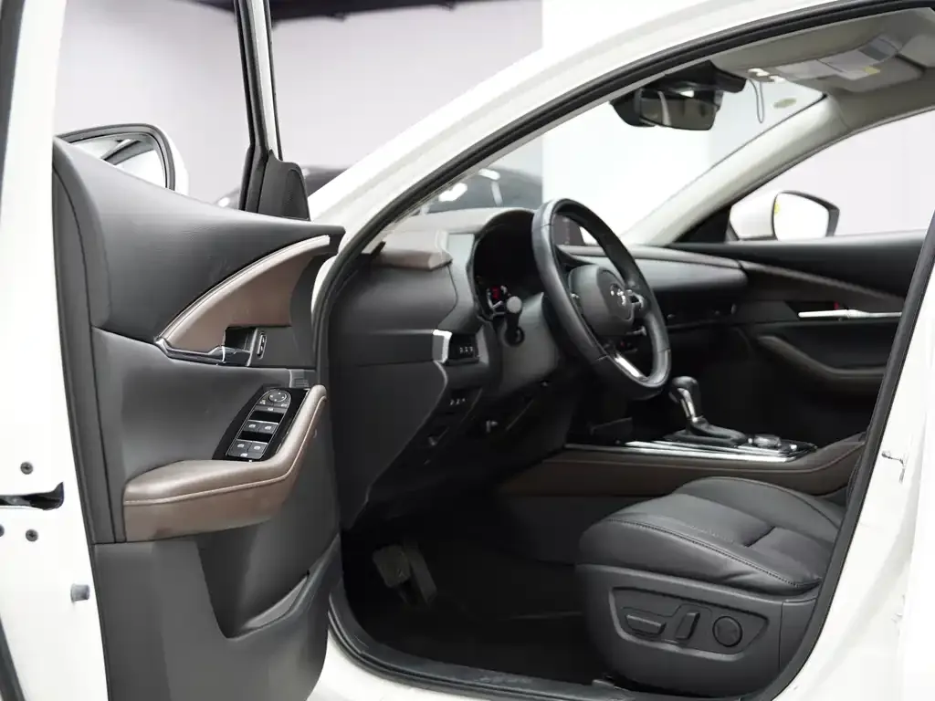 Mazda CX-30 2022 из CN, фото 9