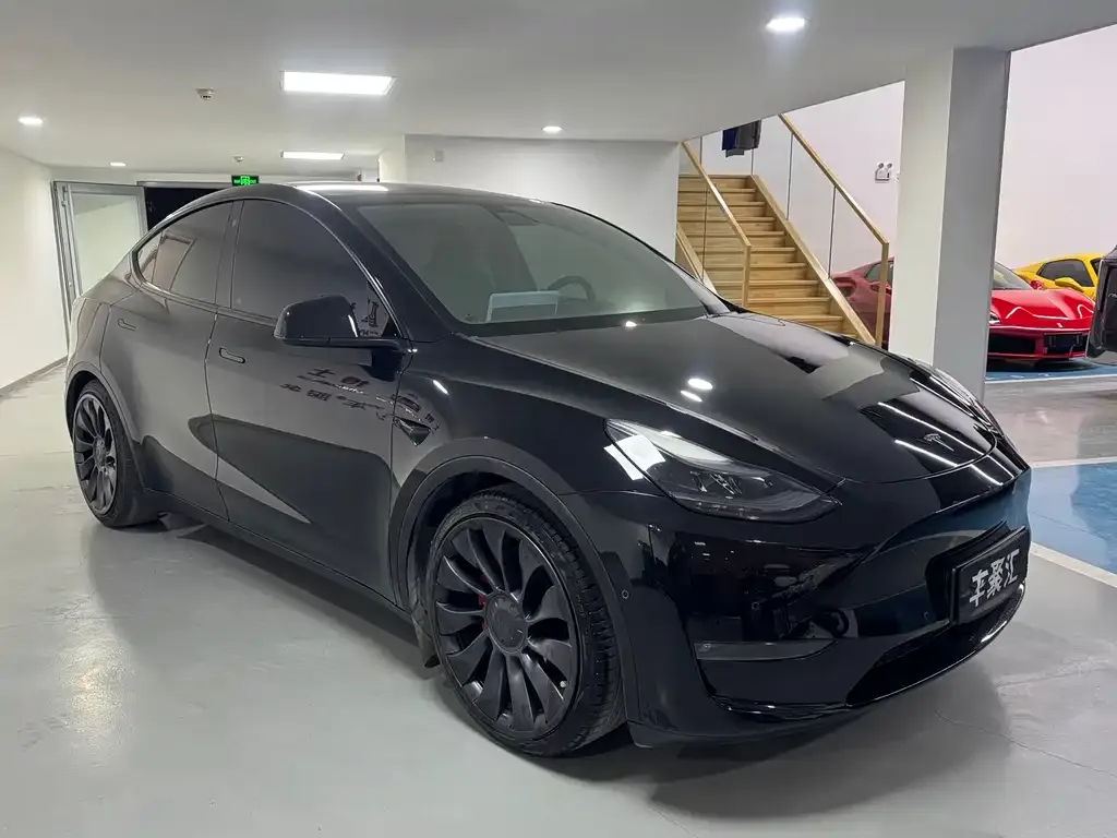 Tesla Model Y 2023 из CN, фото 3