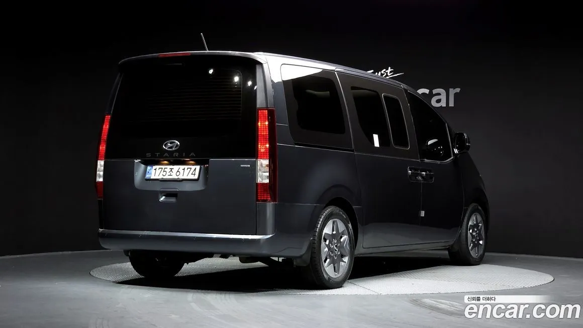 Hyundai Staria 2023 из KR, фото 2