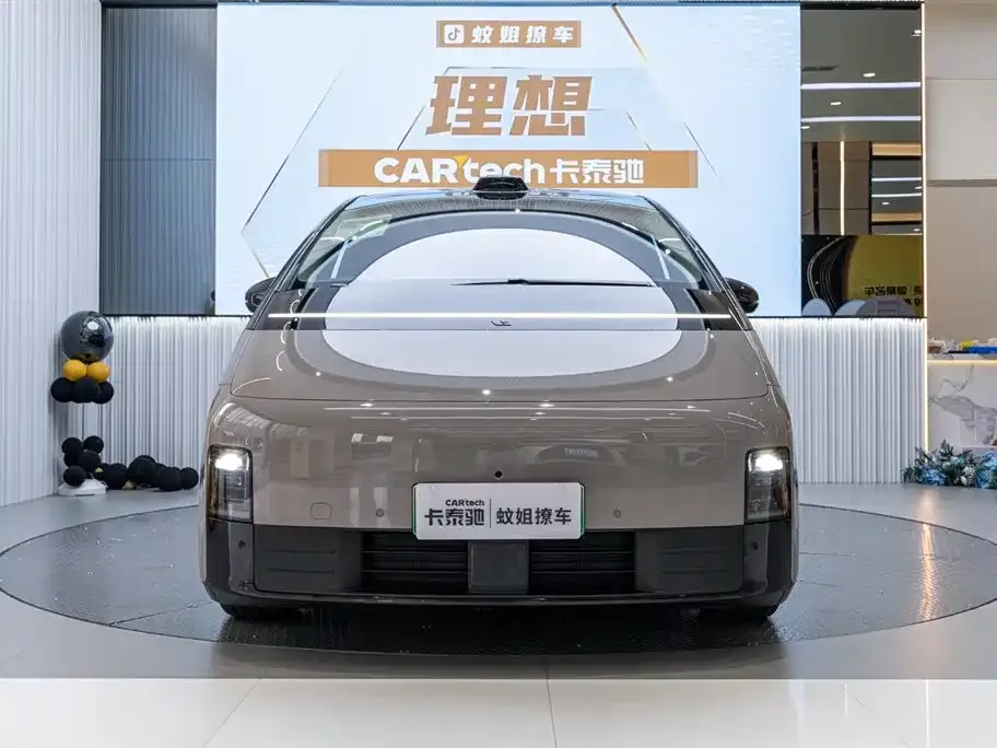 Li Auto MEGA — фото 1