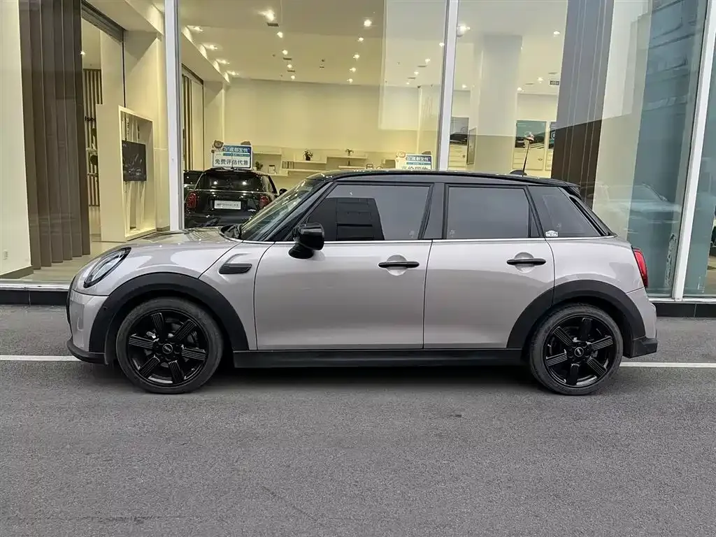 MINI Cooper (3-door) 2022 из CN, фото 2