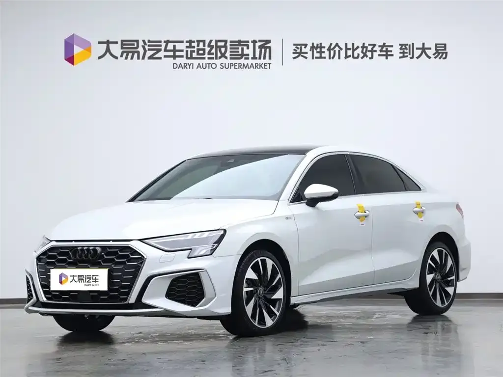 Audi A3 2023 из CN, фото 1