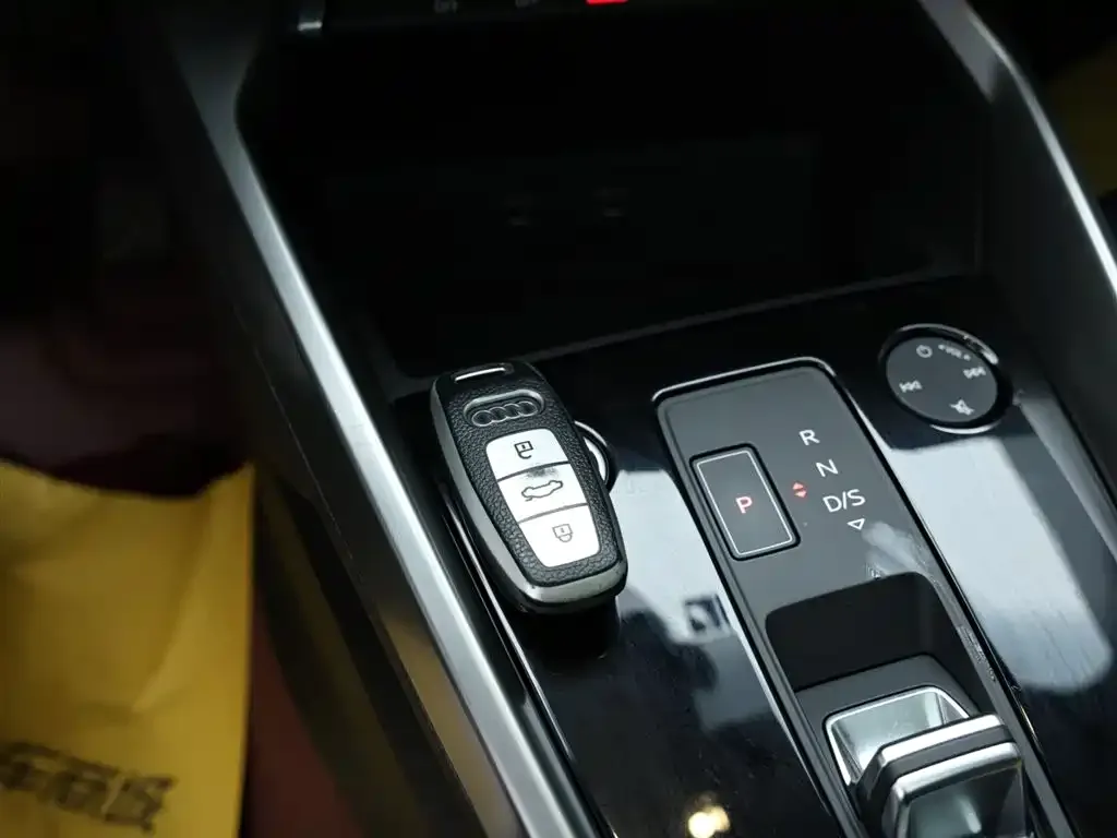 Audi A3 2023 из CN, фото 10