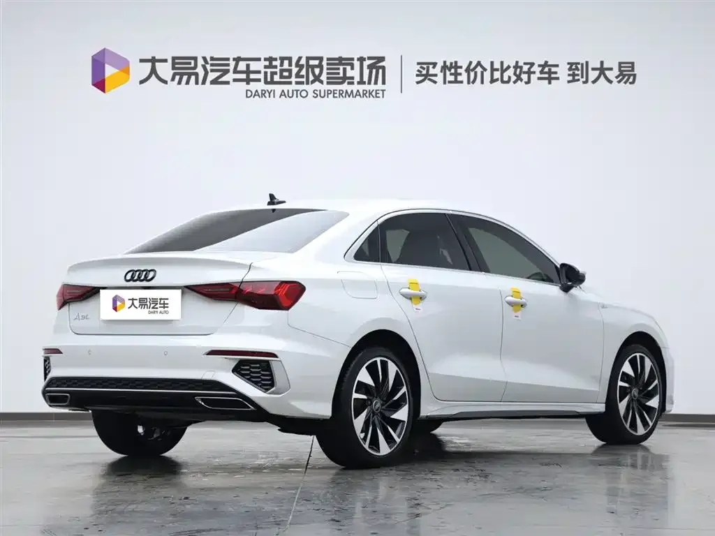 Audi A3 2023 из CN, фото 3