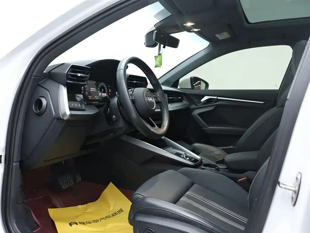 Audi A3 2023 из CN, фото 8