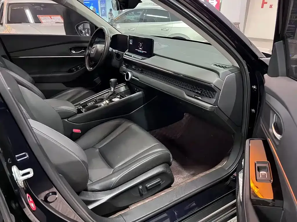 Honda Accord — фото 8