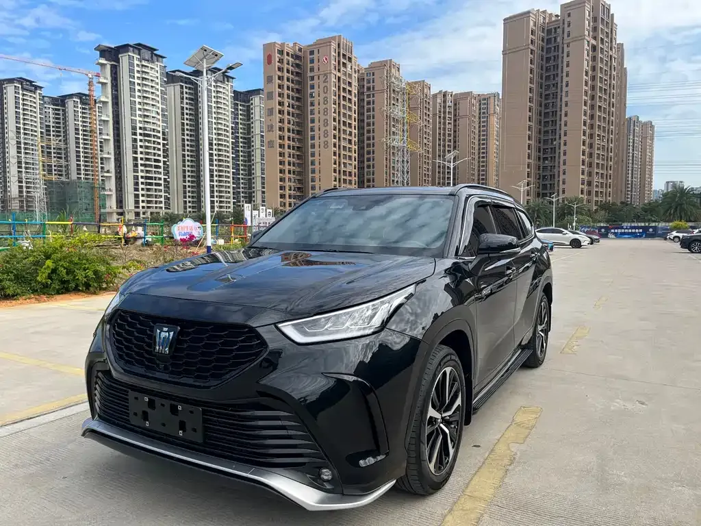 Toyota Crown Kluger 2021 из CN, фото 1