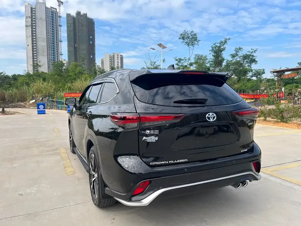 Toyota Crown Kluger 2021 из CN, фото 4