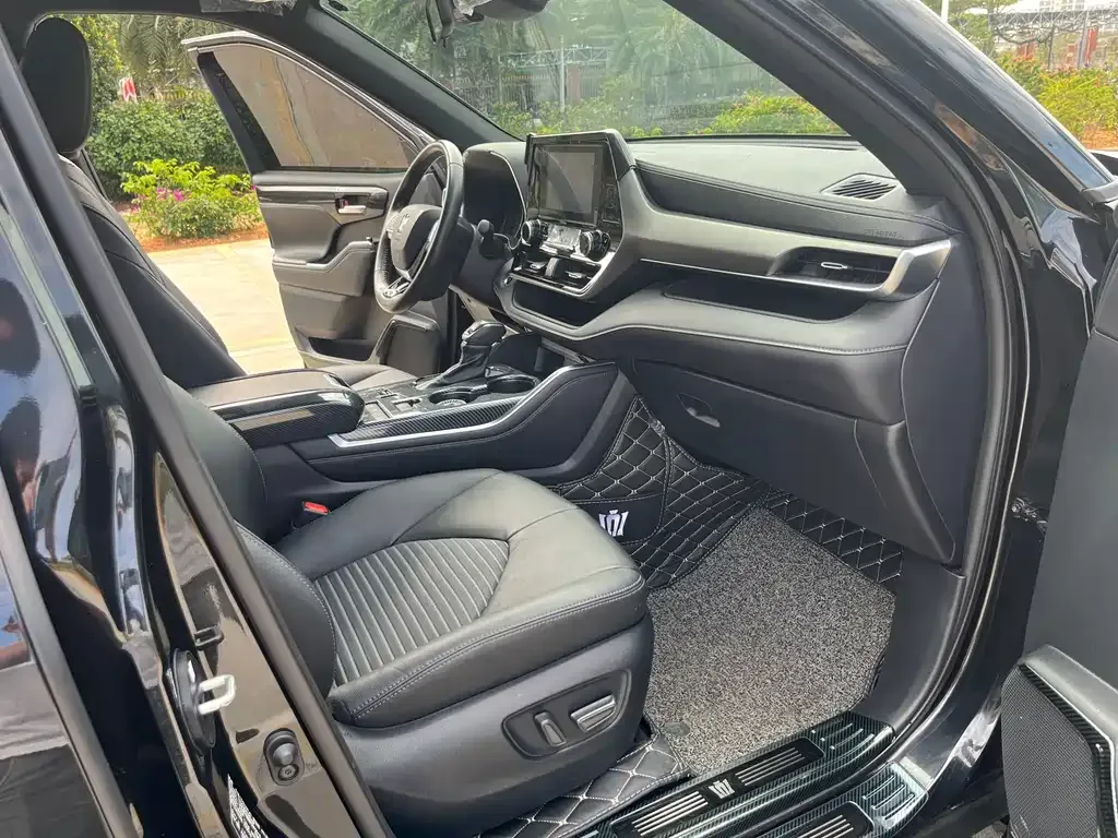Toyota Crown Kluger 2021 из CN, фото 6