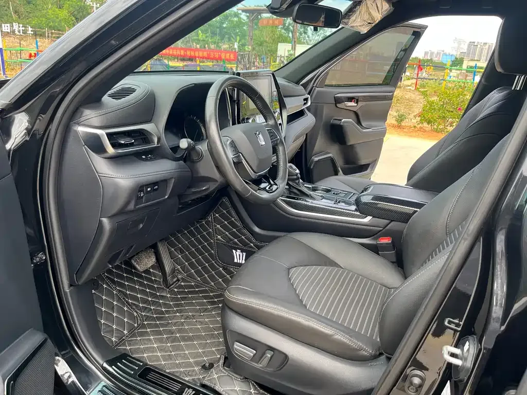 Toyota Crown Kluger 2021 из CN, фото 8