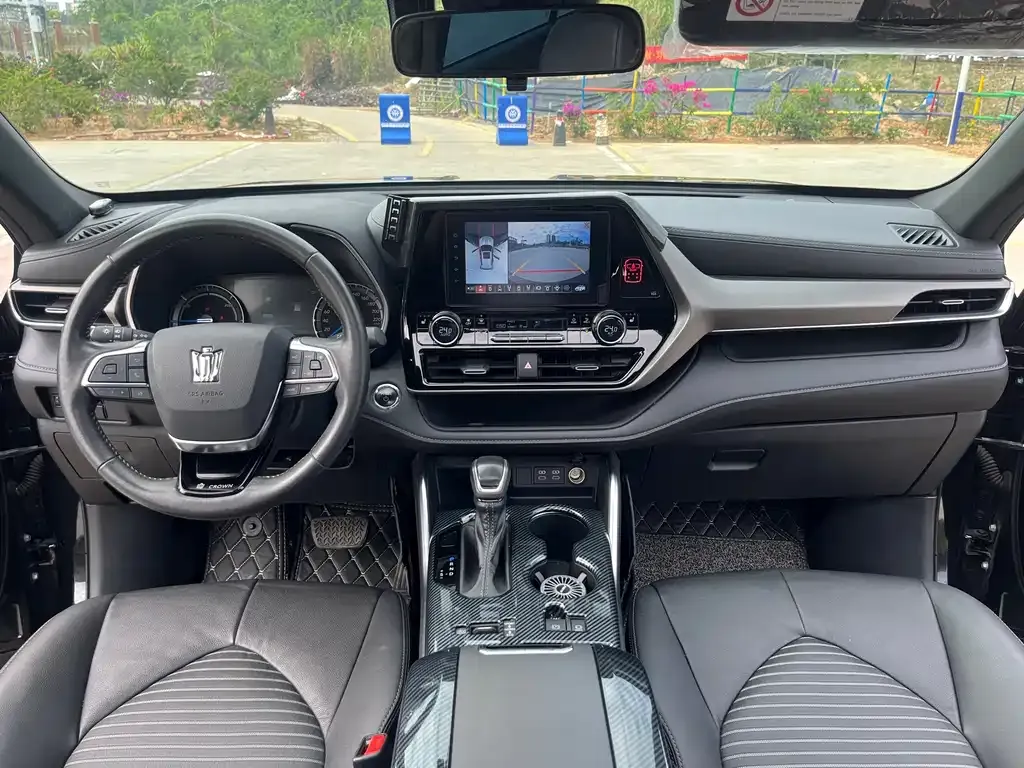 Toyota Crown Kluger 2021 из CN, фото 9