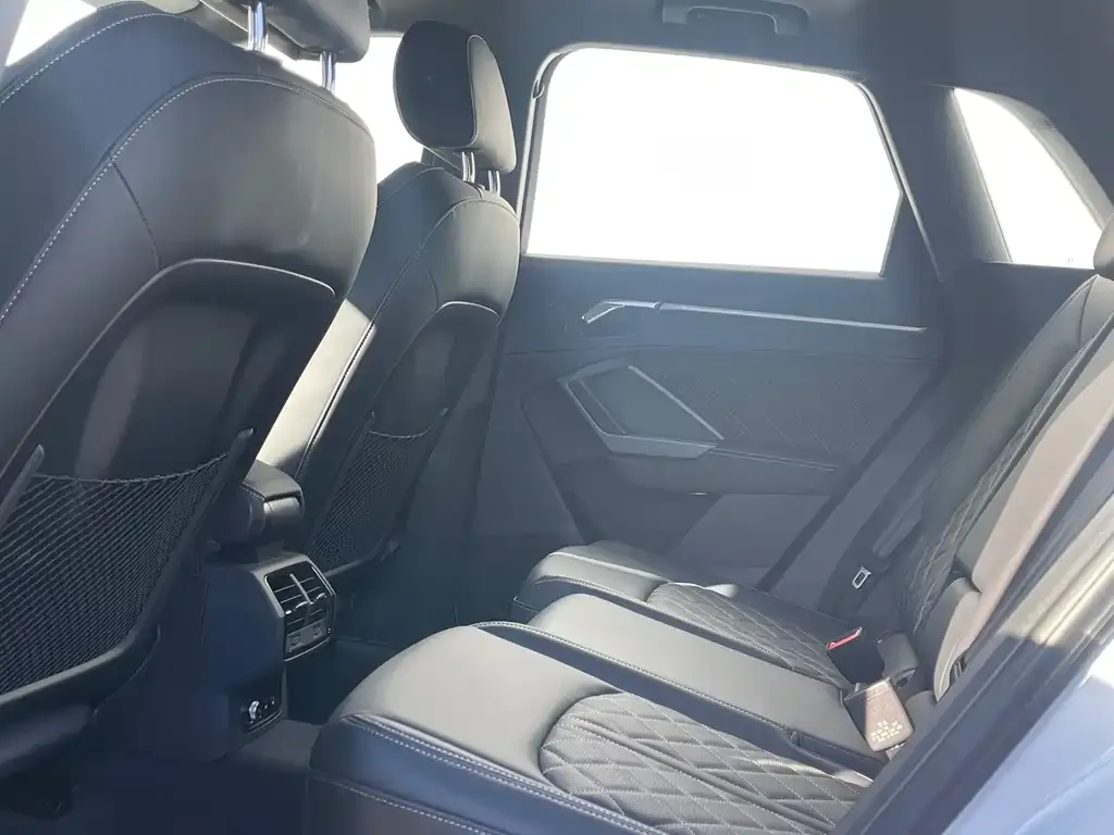 Audi Q3 2025 из CN, фото 10