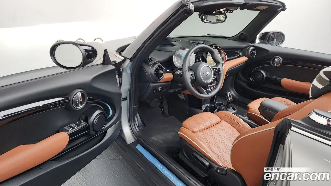 Mini Cooper Convertible 2024 из KR, фото 10
