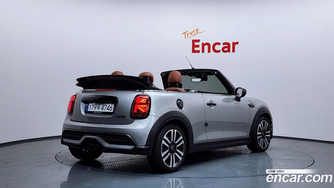 Mini Cooper Convertible 2024 из KR, фото 2