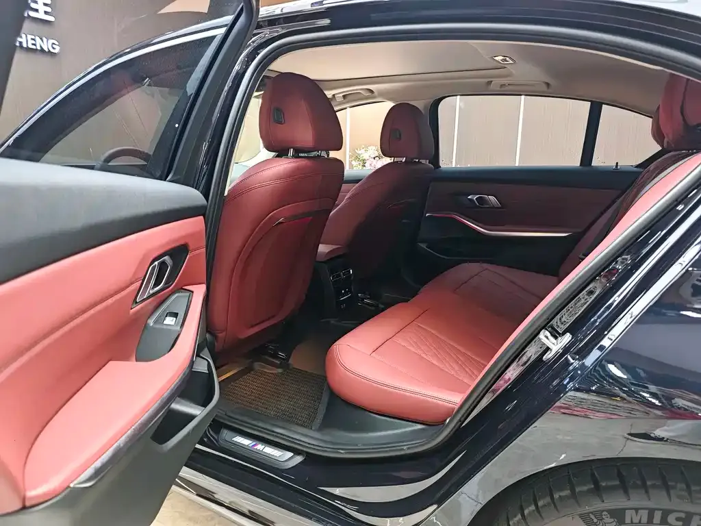 BMW 3 Series 2022 из CN, фото 6
