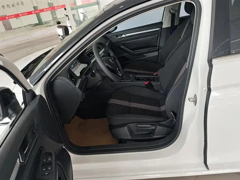 Volkswagen Lamando 2021 из CN, фото 9