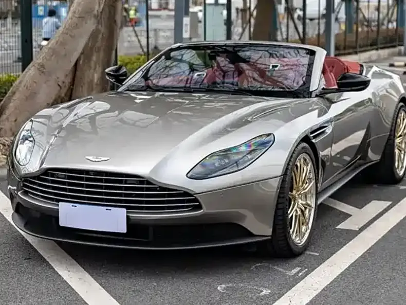 Aston Martin DB11 2023 из CN, фото 1