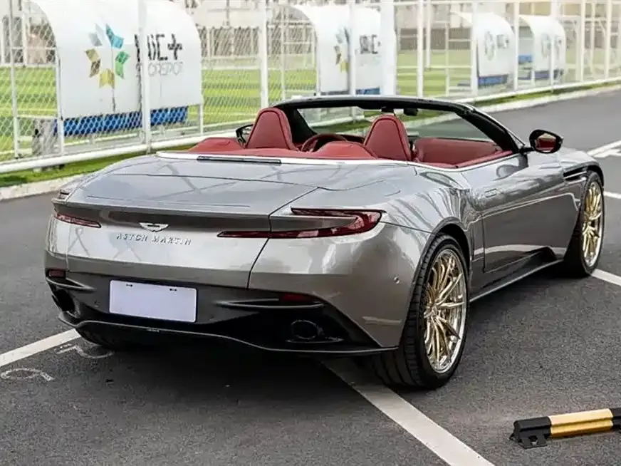 Aston Martin DB11 2023 из CN, фото 3