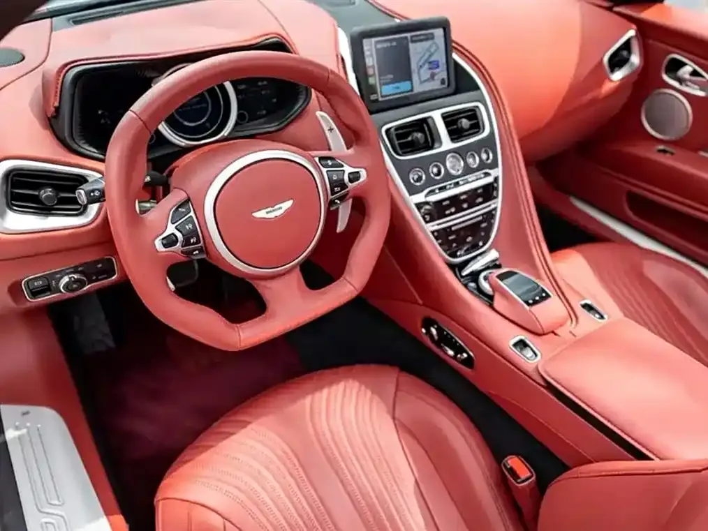 Aston Martin DB11 2023 из CN, фото 5