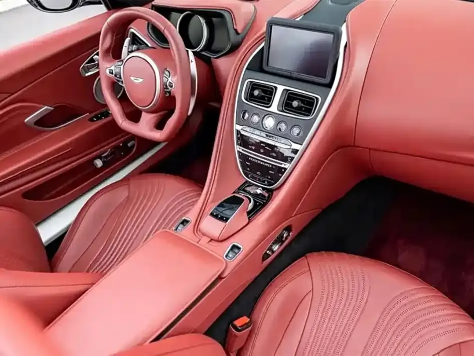 Aston Martin DB11 2023 из CN, фото 6