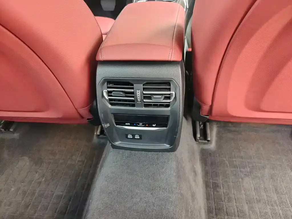 BMW 3 Series 2025 из CN, фото 8