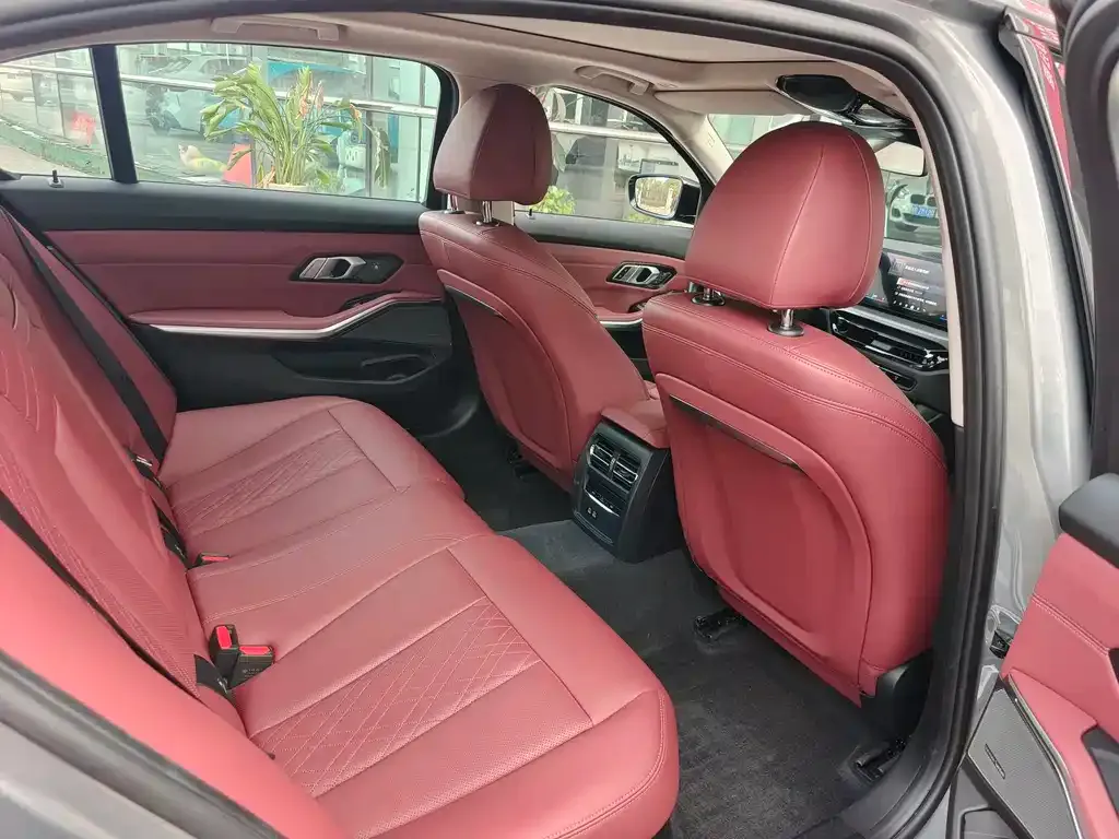 BMW 3 Series 2025 из CN, фото 9