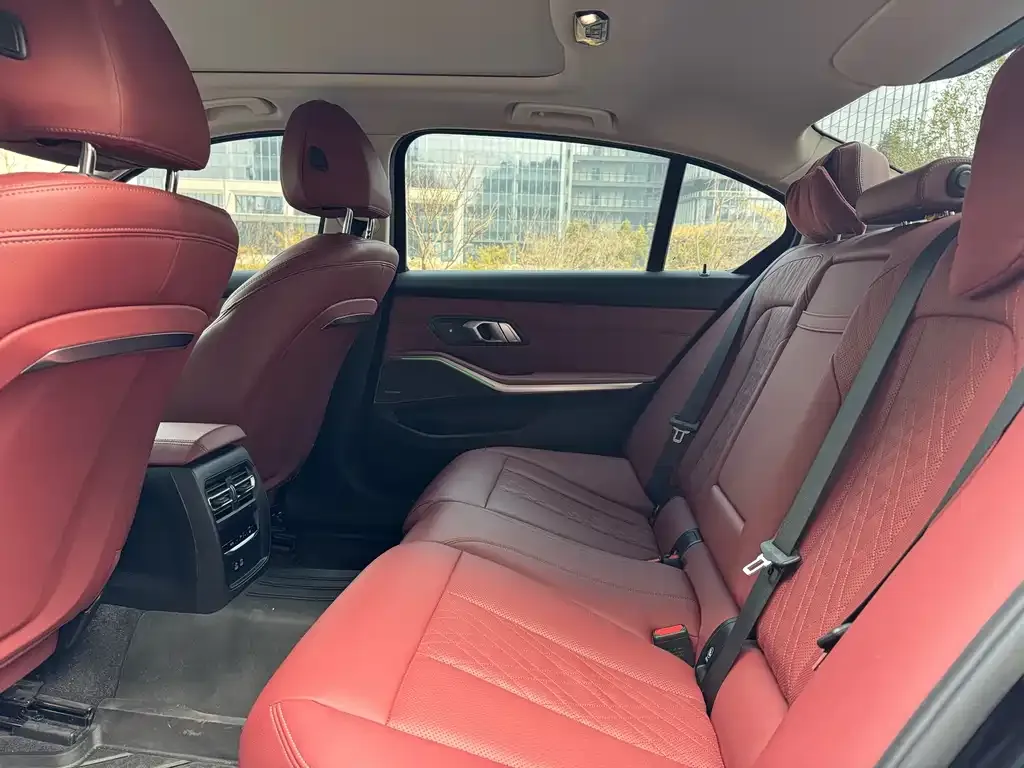 BMW 3 Series 2023 из CN, фото 8
