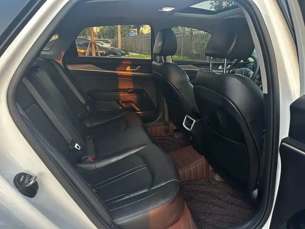 Kia K5 2024 из CN, фото 6