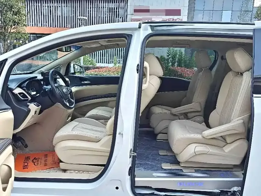 Buick GL8 2023 из CN, фото 6