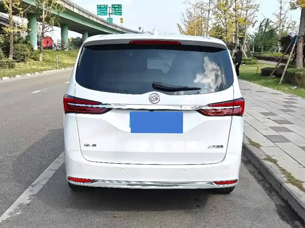 Buick GL8 2023 из CN, фото 7