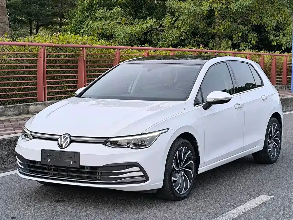 Volkswagen Golf 2022 из CN, фото 1