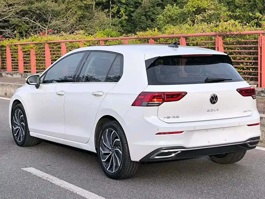 Volkswagen Golf 2022 из CN, фото 6