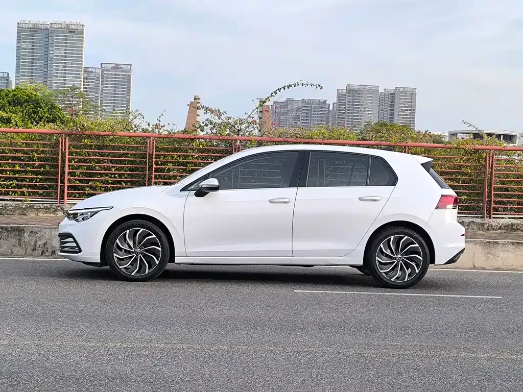Volkswagen Golf 2022 из CN, фото 8