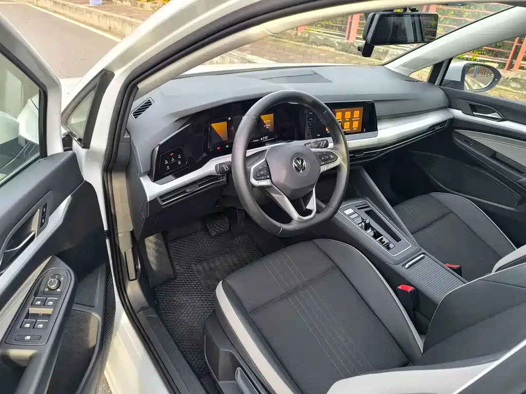Volkswagen Golf 2022 из CN, фото 9