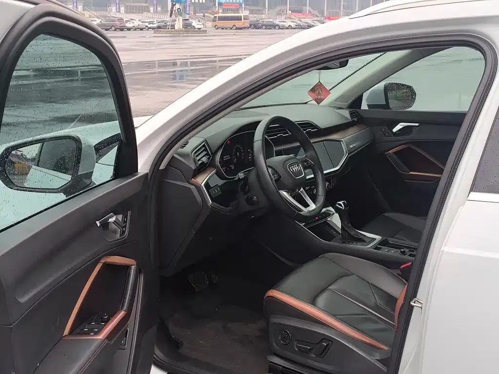 Audi Q3 2021 из CN, фото 8