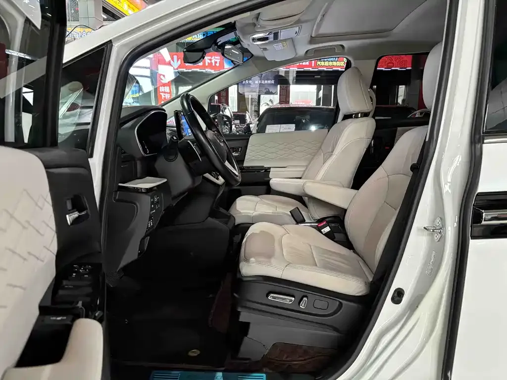 Honda Elysion 2022 из CN, фото 3