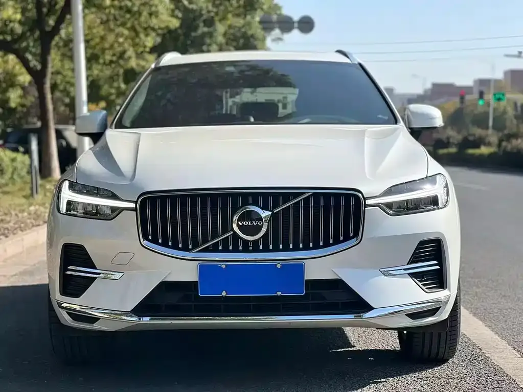 Volvo XC60 — фото 2